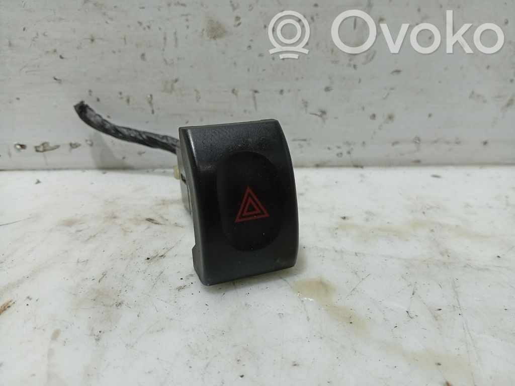 Chevrolet Tacuma Botón interruptor de luz de peligro 