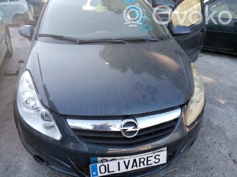 Opel Corsa D Konepelti 