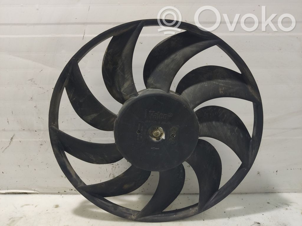 Nissan Interstar Elektrisks radiatoru ventilators 