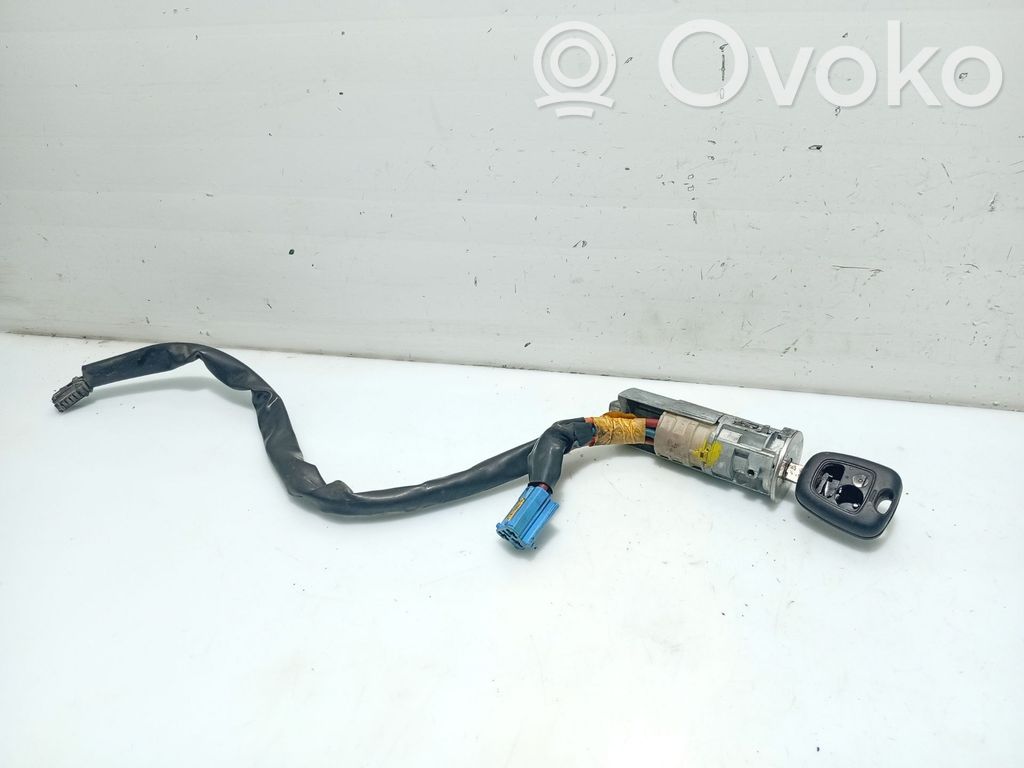 Peugeot 206 Užvedimo spynelė 