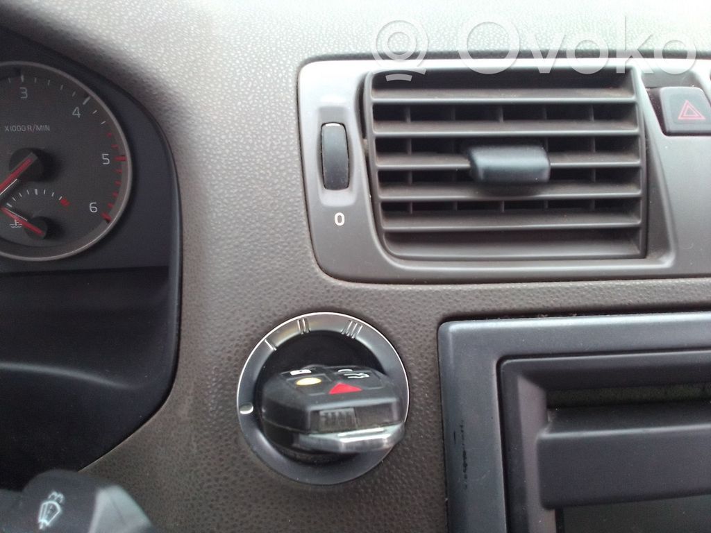 Volvo S40 Užvedimo spynelė 