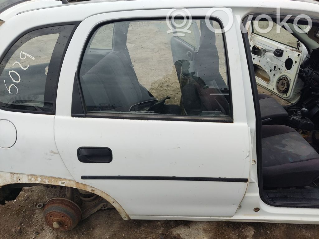 Opel Corsa B Puerta trasera 