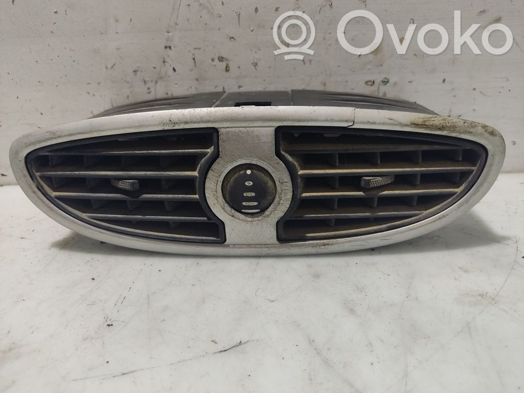 Renault Clio III Grille d'aération centrale 