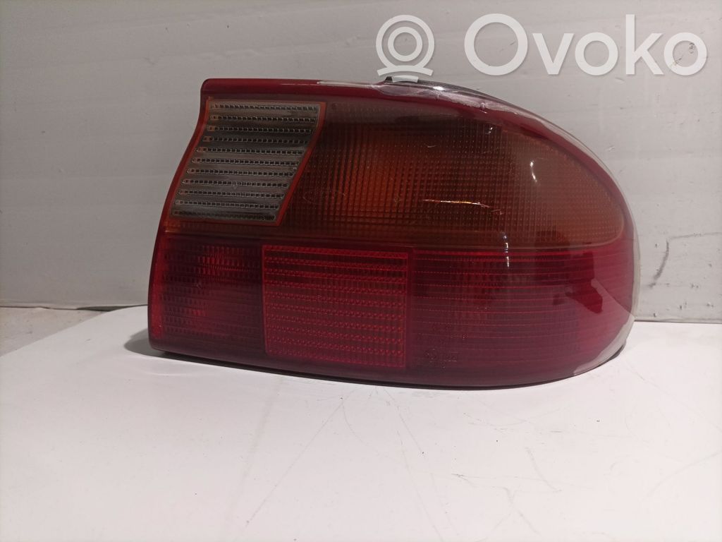 Ford Mondeo Mk III Lampă spate în caroserie