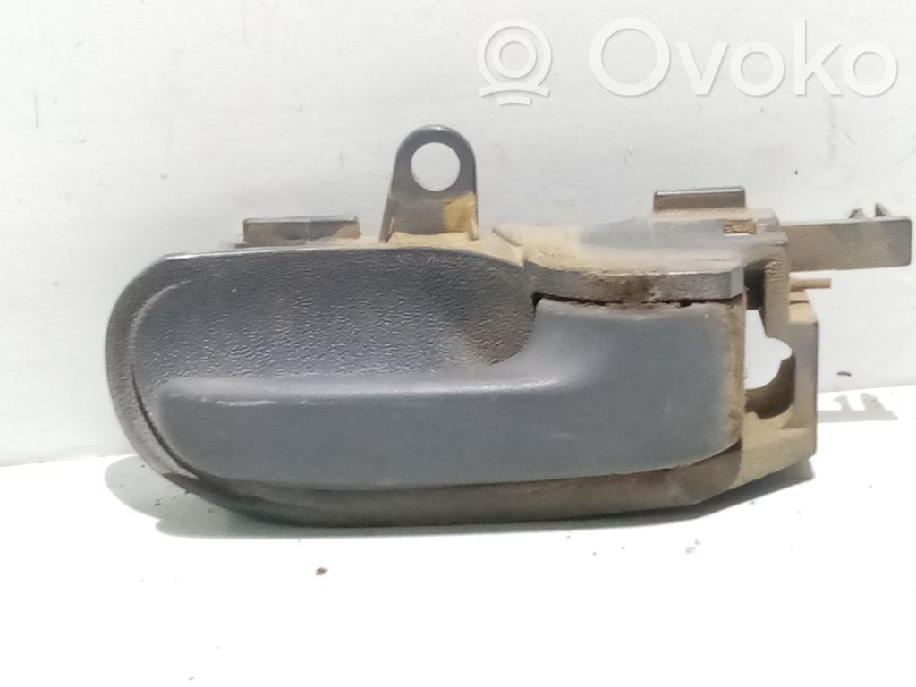 Toyota Aygo AB10 Manecilla interna puerta delantera 