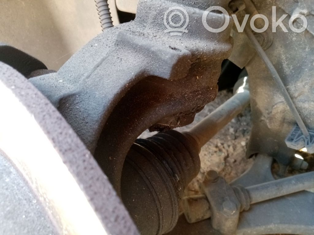 Peugeot 106 Zwrotnica koła przedniego 