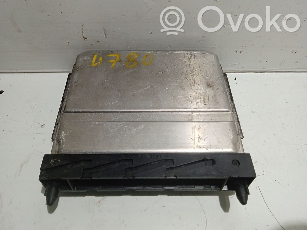 Unidad de control/módulo del motor   0281010319,08667710A