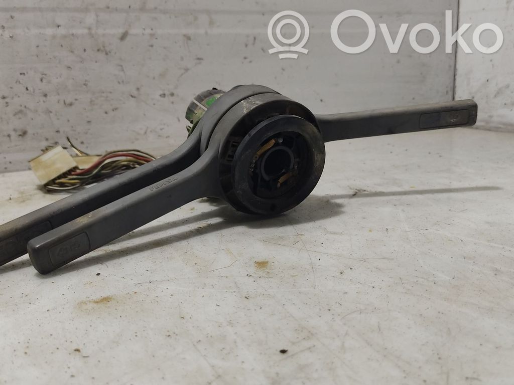 Boutons / interrupteurs volant   SE028954000A
