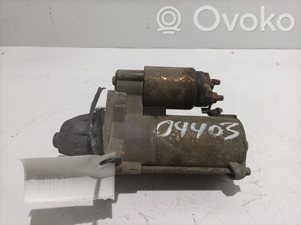 Ford Focus Soporte de montaje del parachoques trasero 