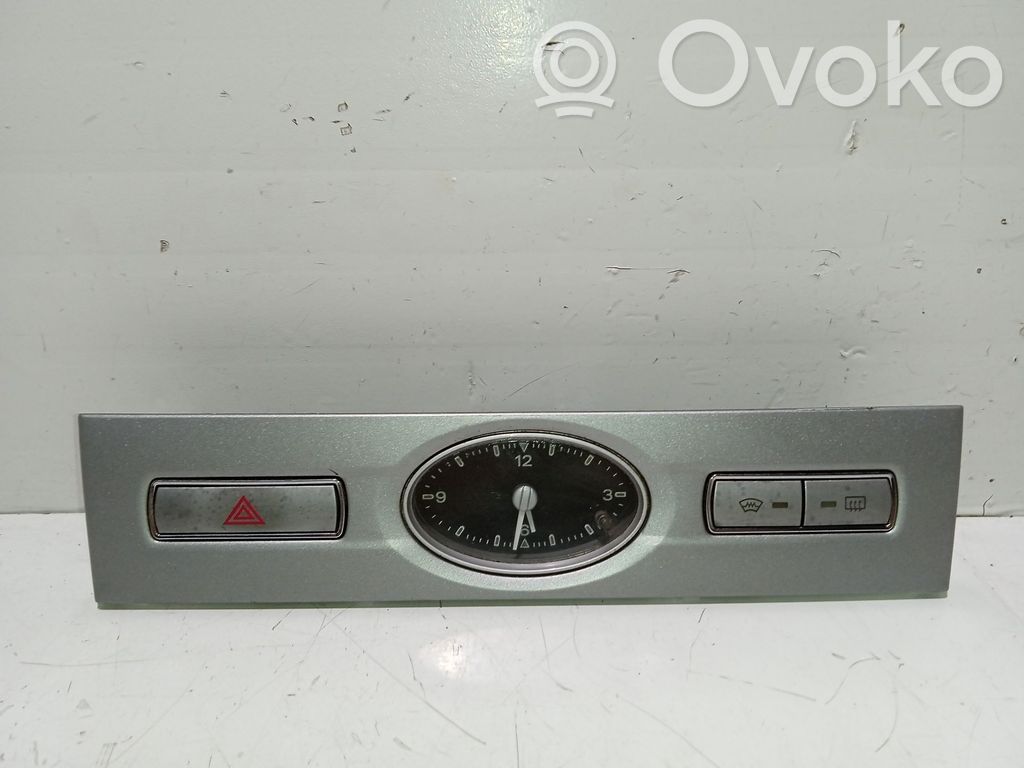 Ford Mondeo Mk III Botón interruptor de luz de peligro 