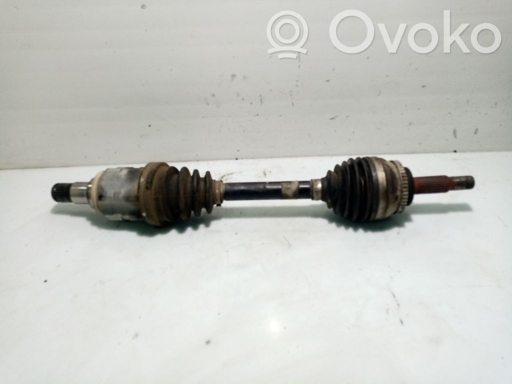 Toyota Corolla Verso E121 Etuvetoakseli 