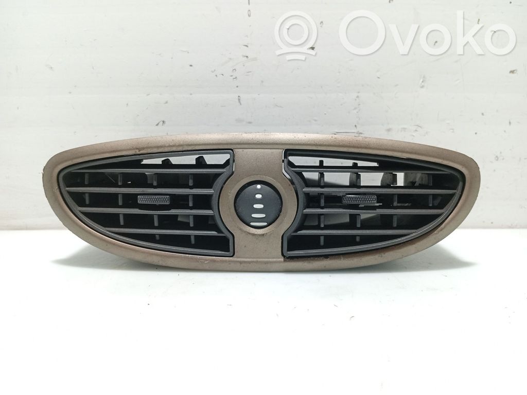 Renault Clio III Grille d'aération centrale 