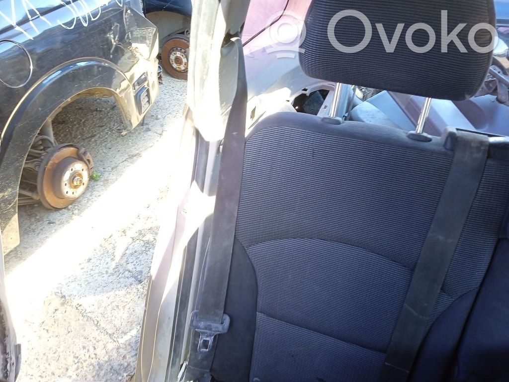 Mitsubishi Grandis Cinturón trasero