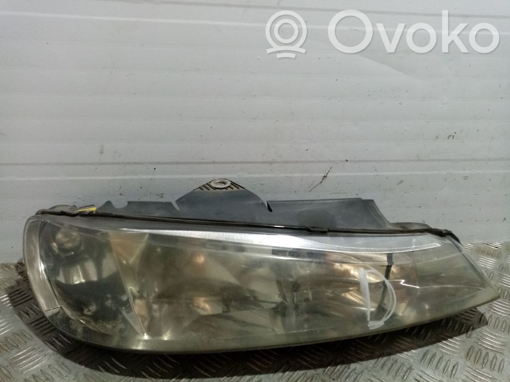 Peugeot 406 Phare frontale 