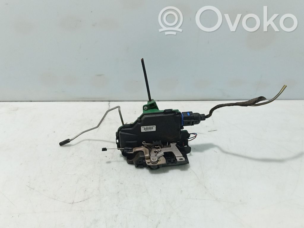 Volkswagen Polo Serratura portiera anteriore 