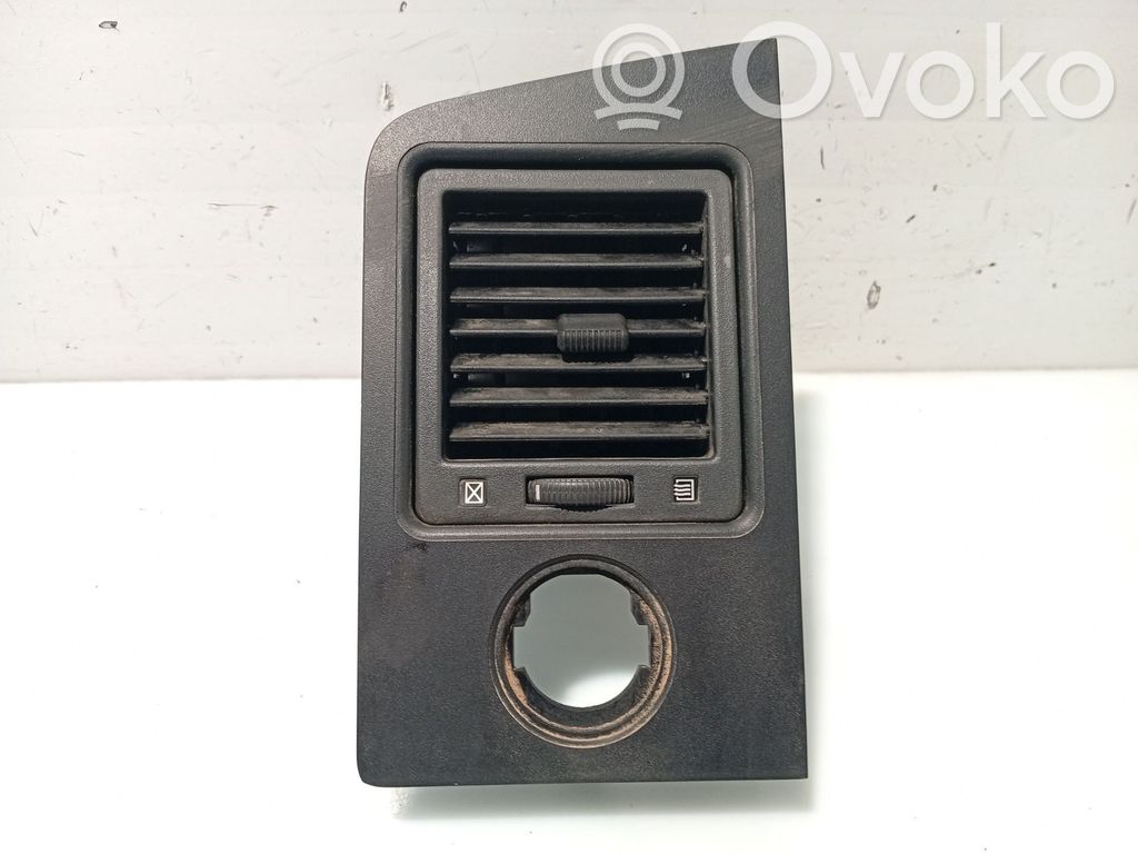 Nissan Atleon Grilă ventilație centrală