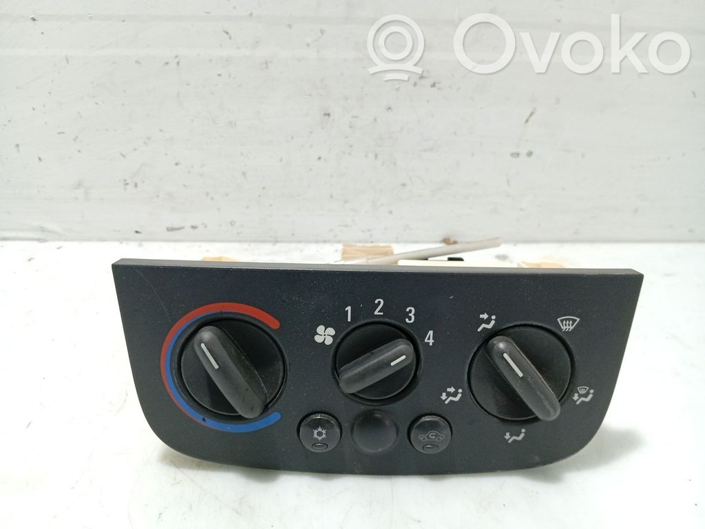 Unidad de control/módulo del aire acondicionado   13189915,031110H,1822971