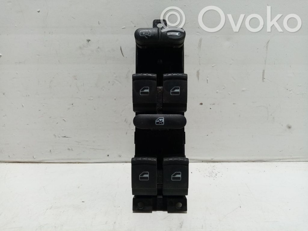 Volkswagen Passat Alltrack Electric window control switch 