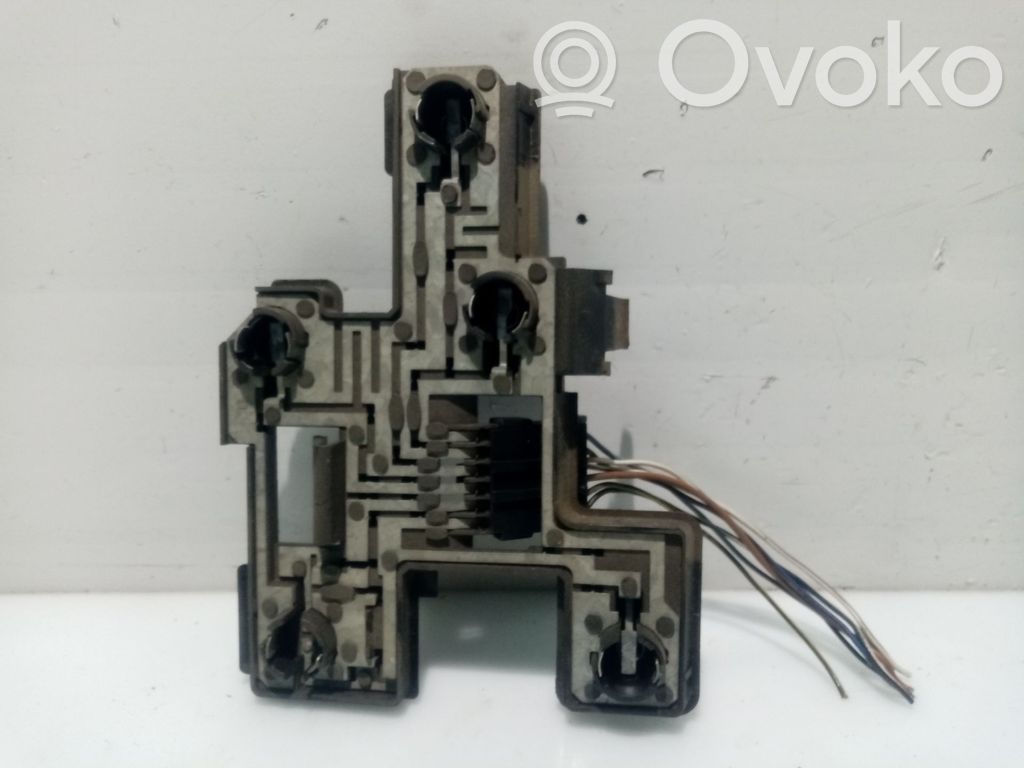 Opel Vectra B Aizmugures spuldzes vāka turētājs 