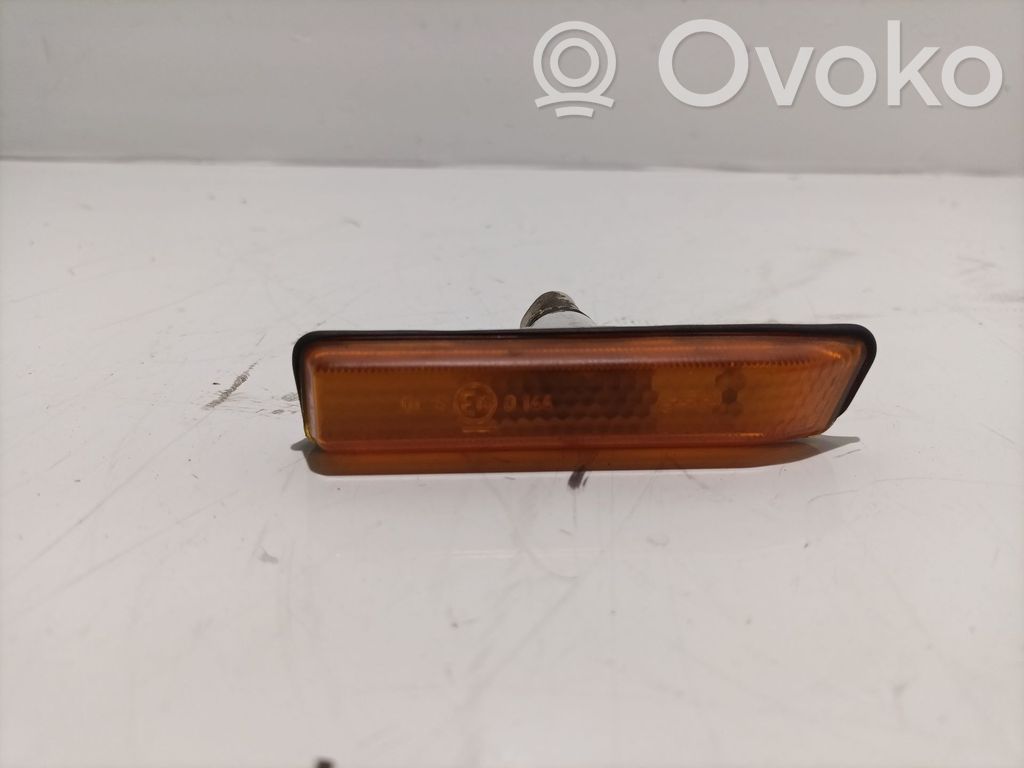 BMW X5 E53 Front fender indicator light 