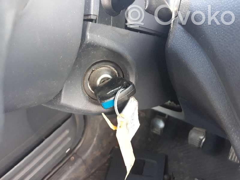 Ford Tourneo Užvedimo spynelė 