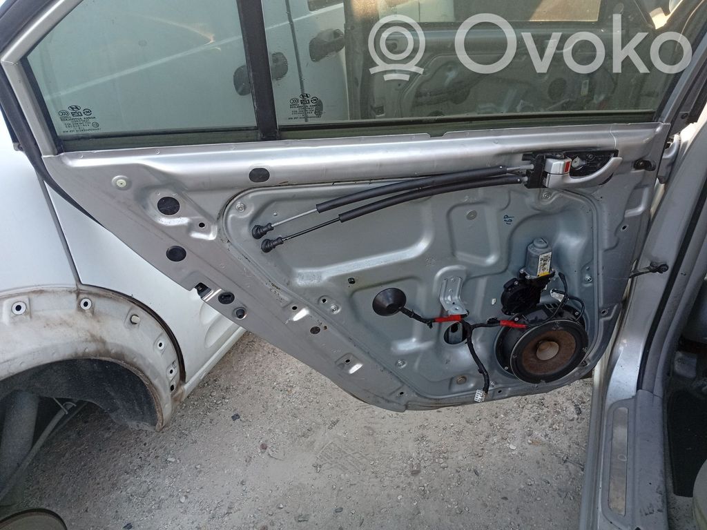 Mechanizm podnoszenia szyby tylnej bez silnika   834713K001