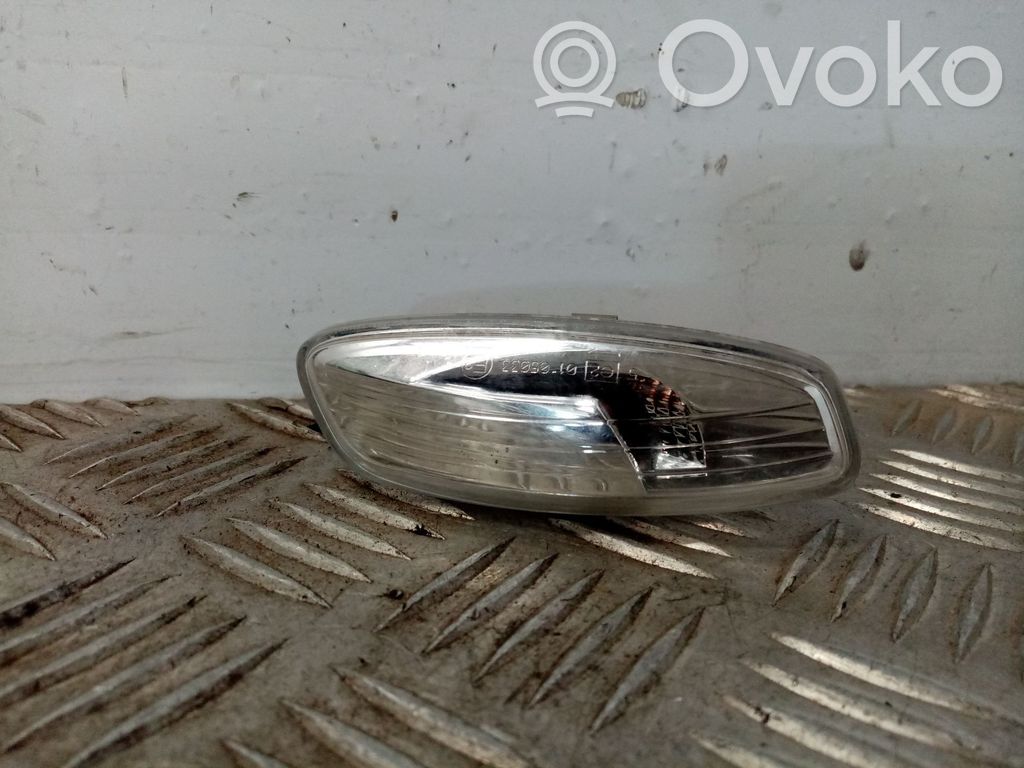 Citroen C4 Grand Picasso Front fender indicator light 