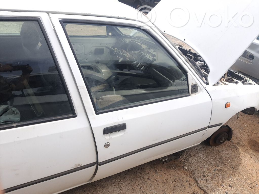 Peugeot 205 Drzwi przednie 