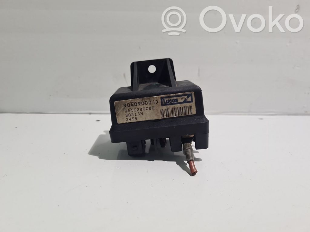 Citroen Saxo Hehkutulpan esikuumennuksen rele 