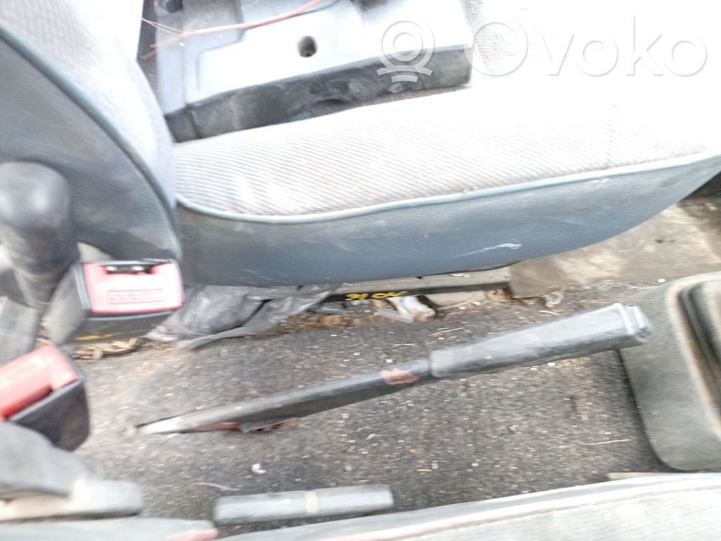 Renault Express Poignée de desserrage du frein à main 
