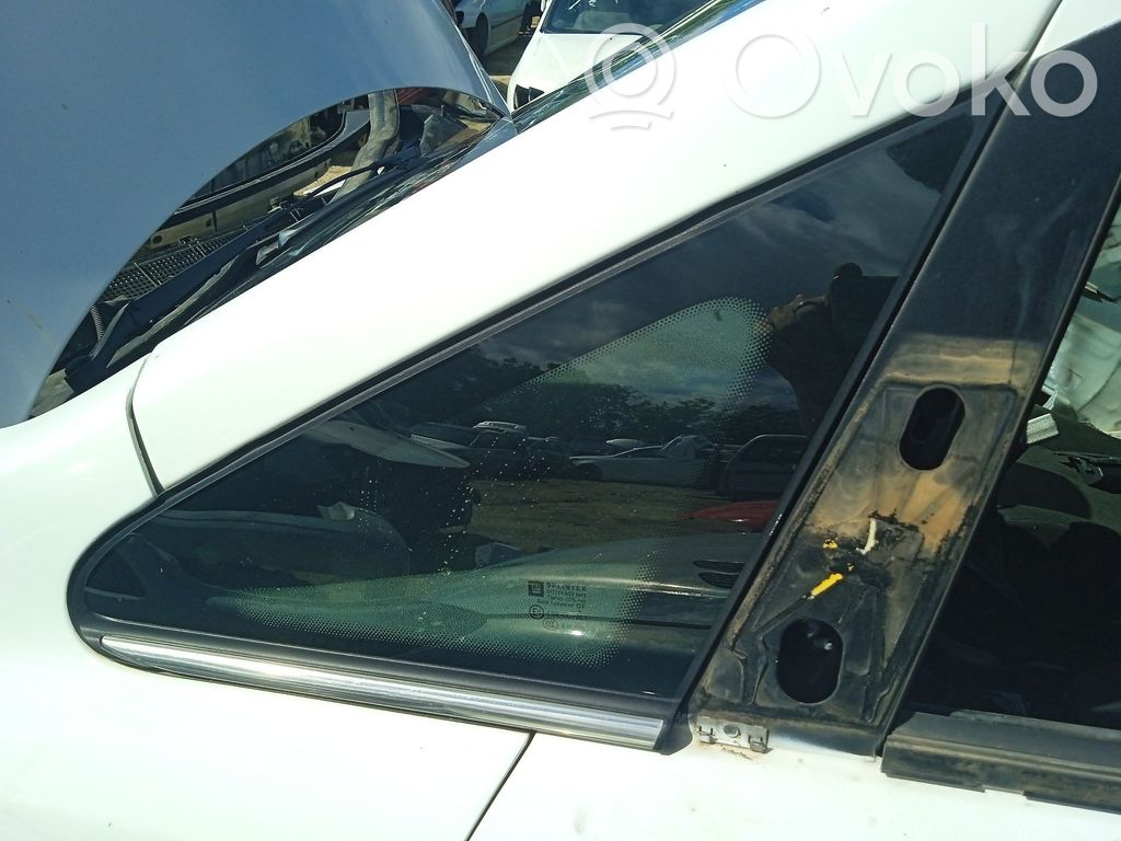 Opel Zafira B Geam triunghi față 