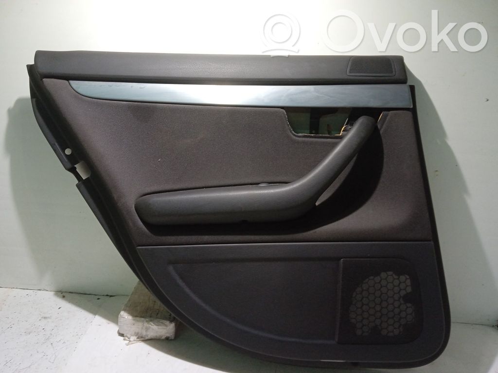 Takaoven verhoilu   8E0867305