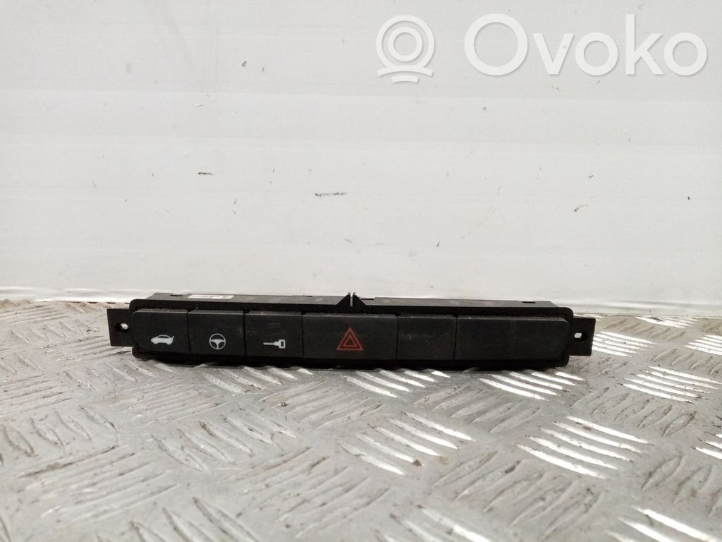Fiat Grande Punto Przycisk świateł awaryjnych 