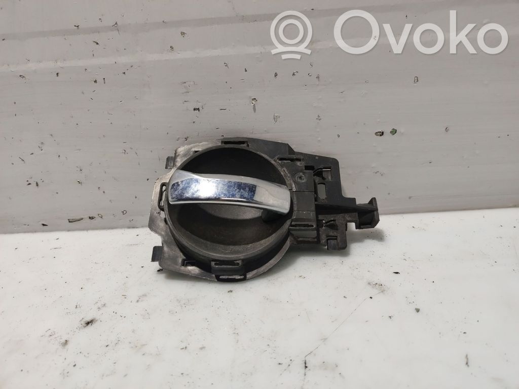 Front door interior handle   9144A7