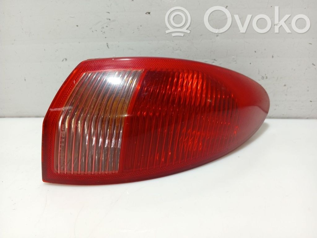Alfa Romeo 147 Lampă spate în caroserie