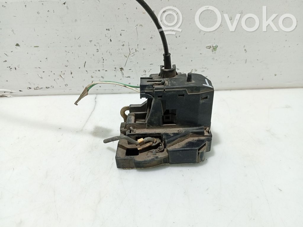 Renault Megane I Takaoven lukko