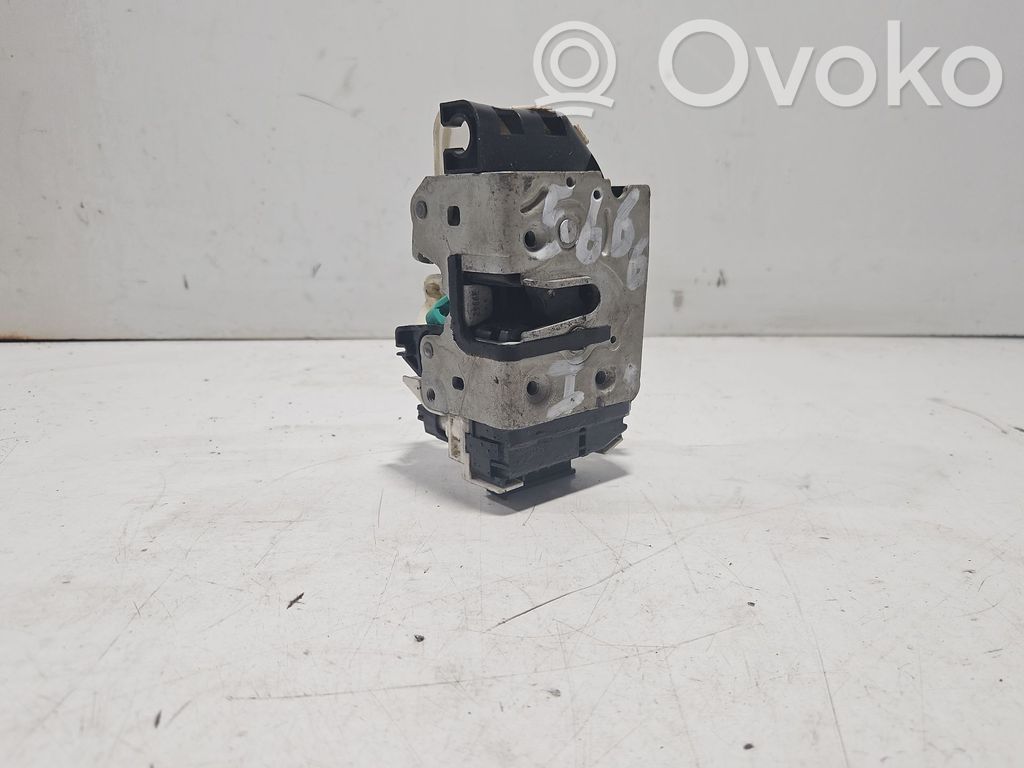 Dodge Caliber Front door lock 