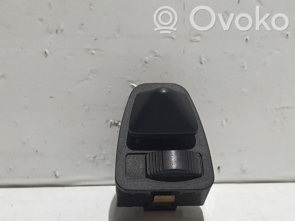 Sivupeilin kytkin   613183736919