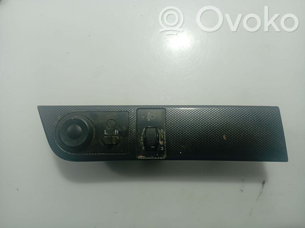 Chevrolet Aveo Wing mirror switch 