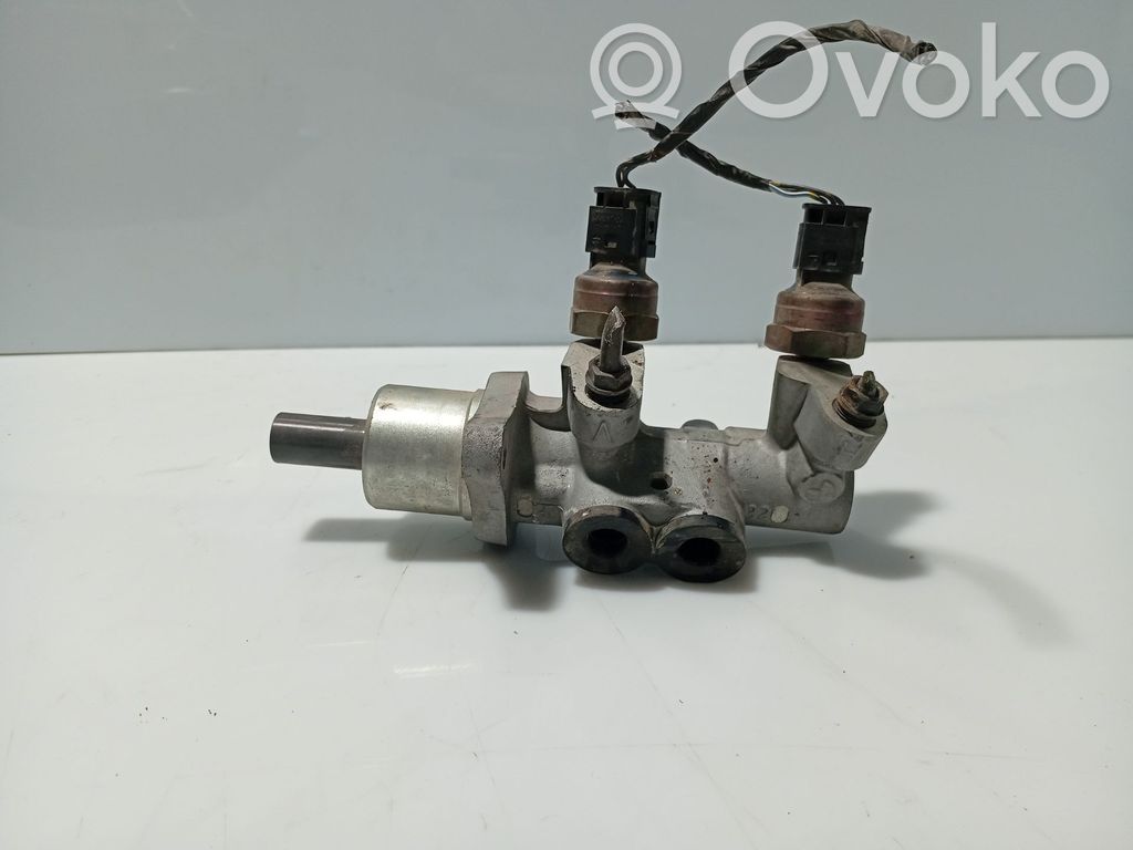 BMW 3 E46 Brake booster 