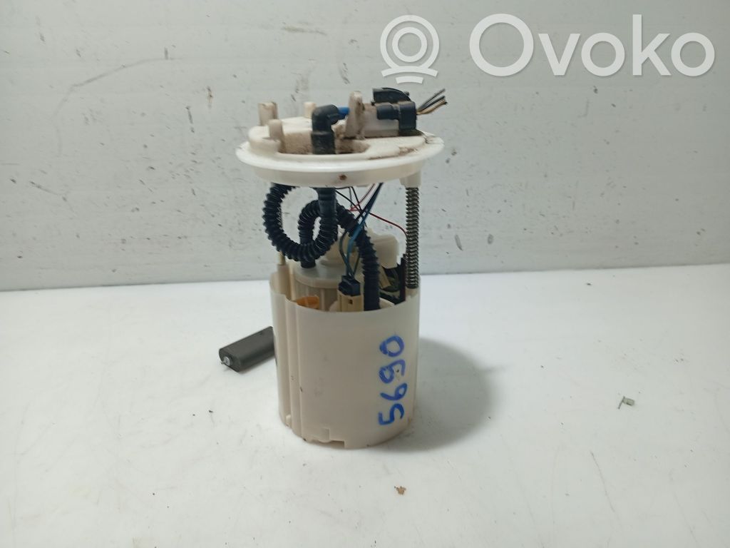 Opel Corsa D Polttoainesäiliön pumppu 