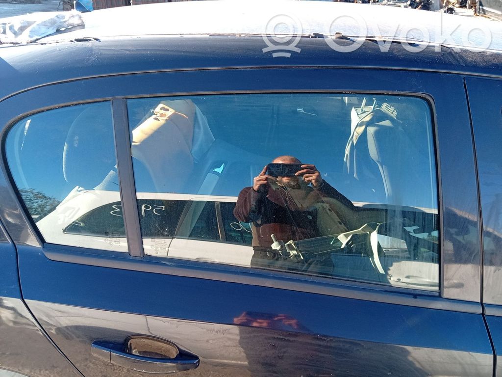 Opel Astra G Szyba drzwi tylnych 