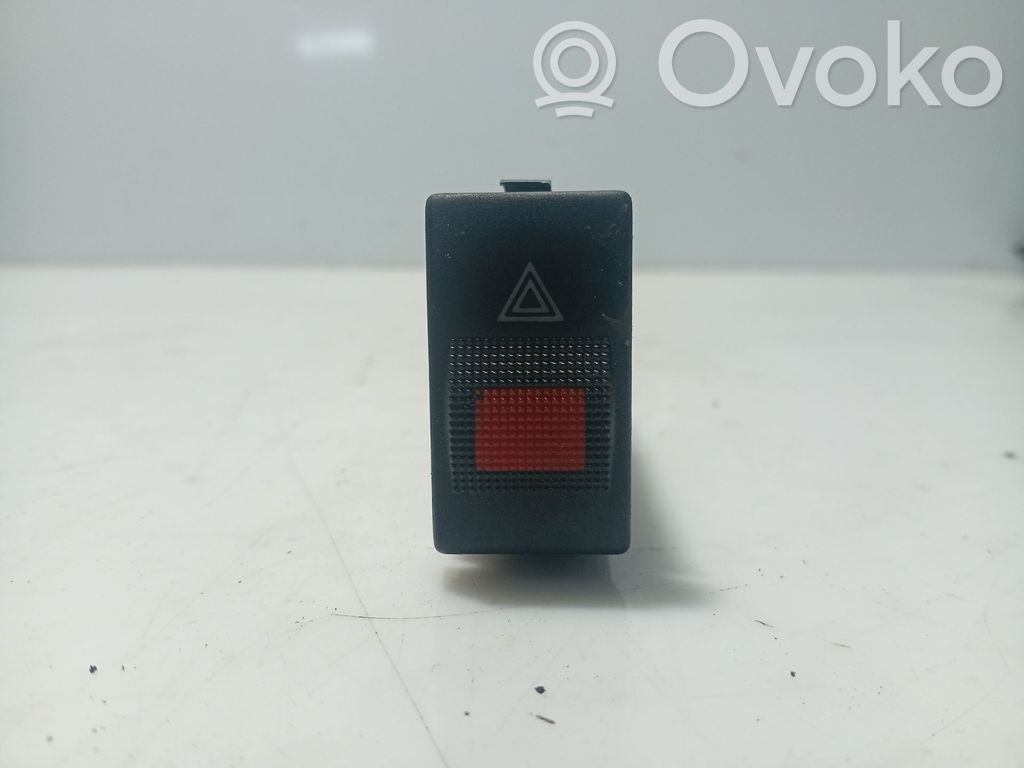 Audi A4 S4 B5 8D Interruttore luci di emergenza 