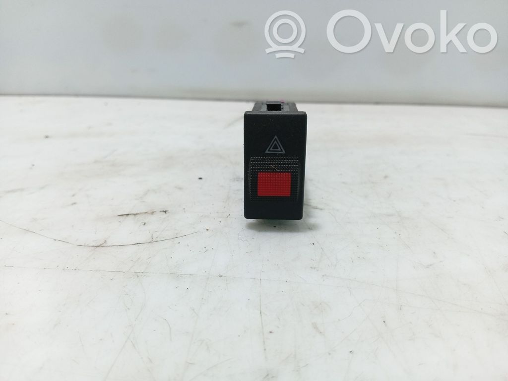 Comutator lumini pericol   8D0941509C
