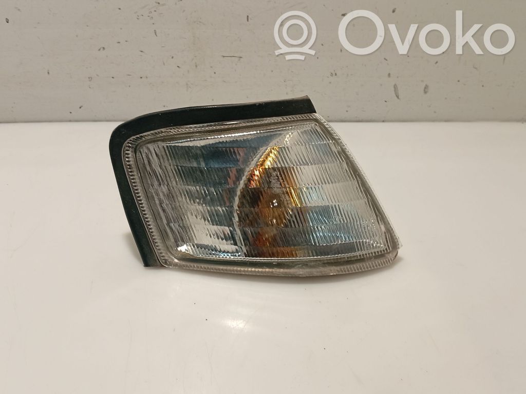 Nissan Primera Front indicator light 