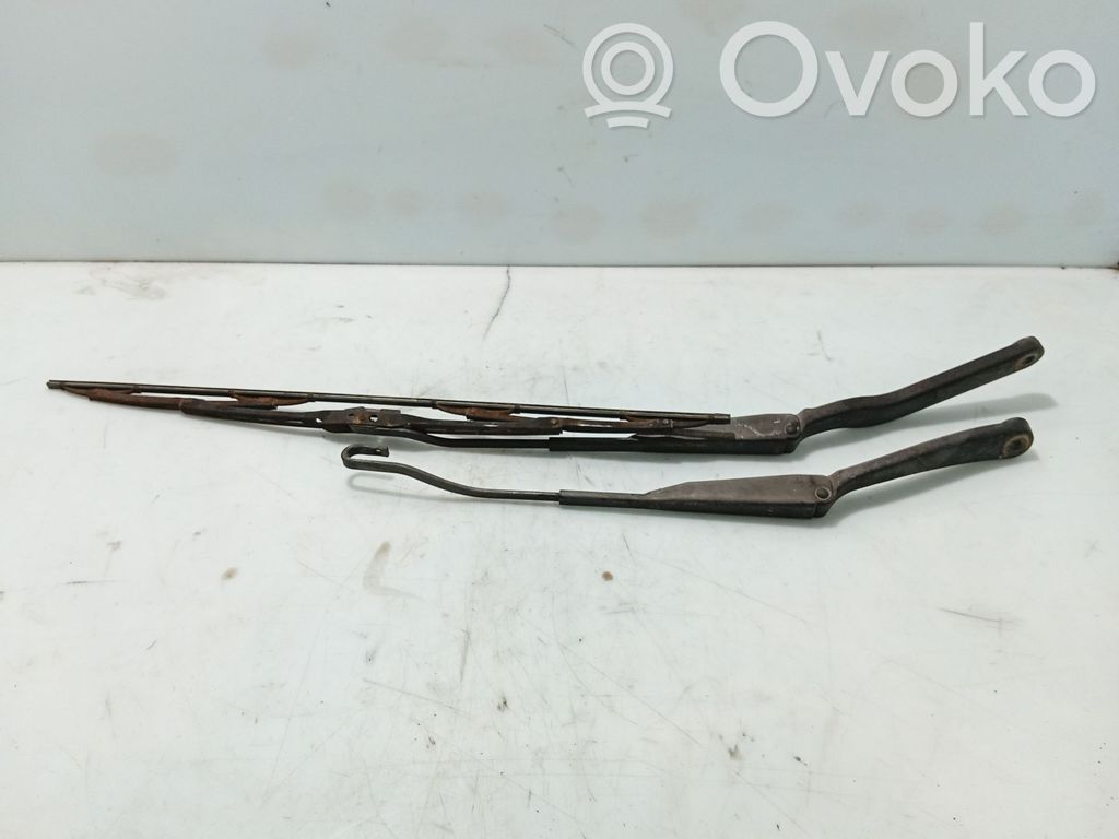 Saab 9-5 Wischerarm vorne 