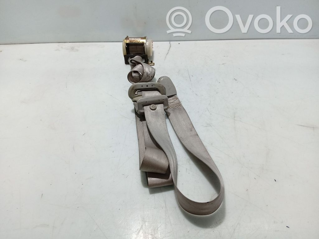 Hyundai Trajet Cinturón trasero 
