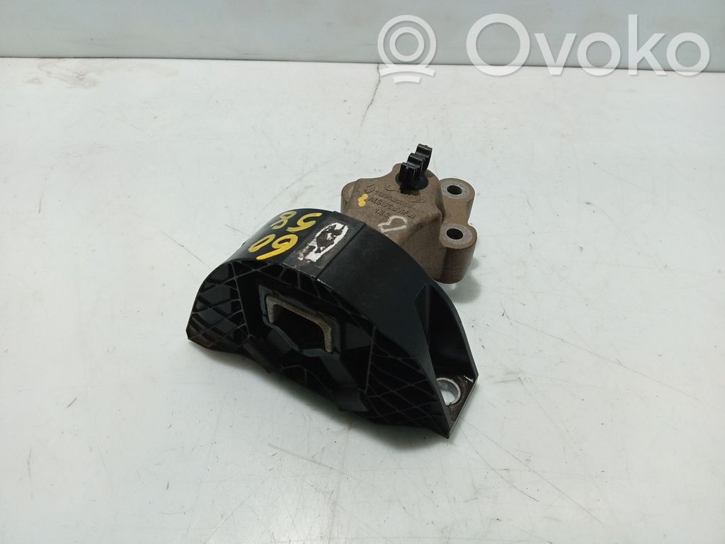 Renault Clio IV Engine mount bracket 