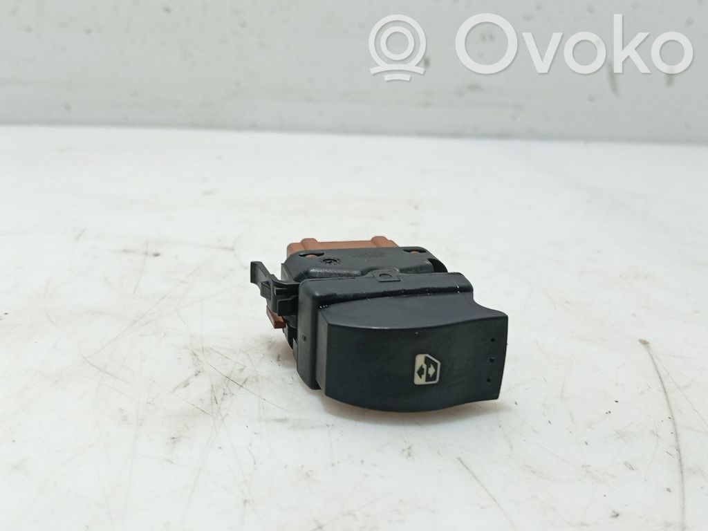 Opel Vivaro Electric window control switch 
