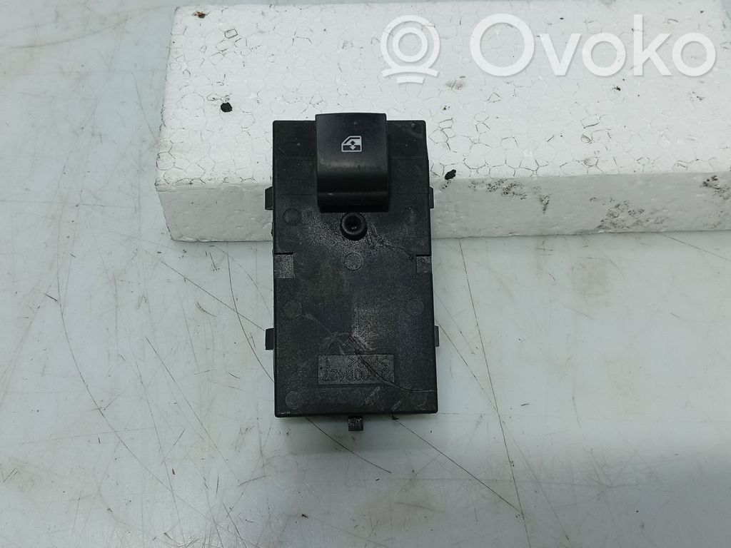 Chevrolet Aveo Electric window control switch 
